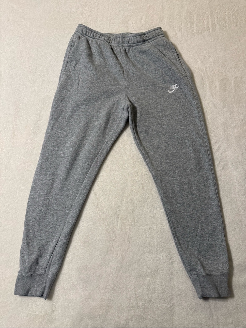 Nike Men’s Gray Fleece Jogger Pants Size S Cotton/Poly Drawstring Pockets Logo